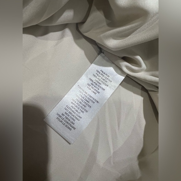 House of Harlow 1960 Faux Fur Creme Coat w/ Pockets Small - Picture 5 of 7